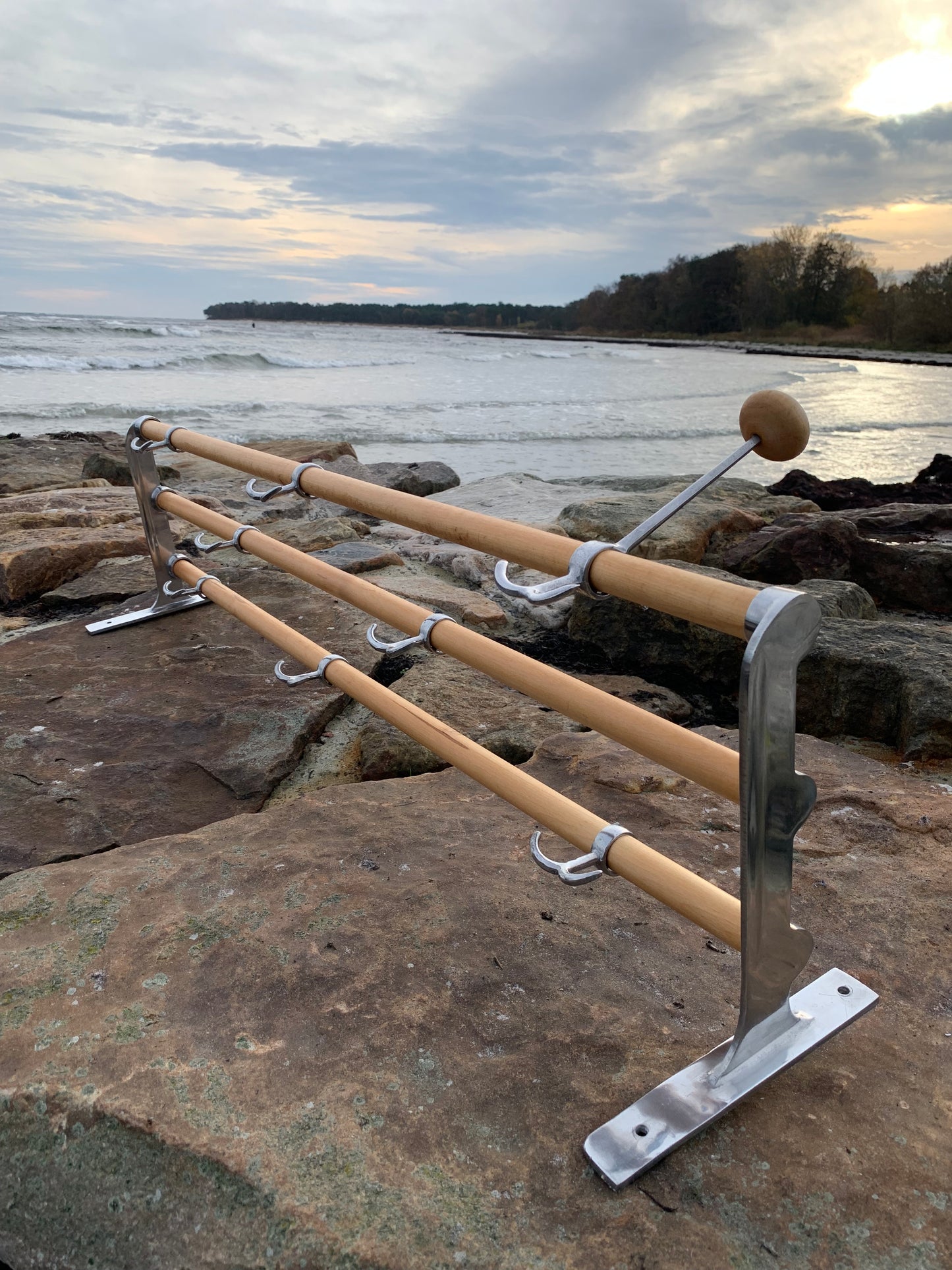 Hylde med hatteknage- Designet af Gunnar Bolin i 1937