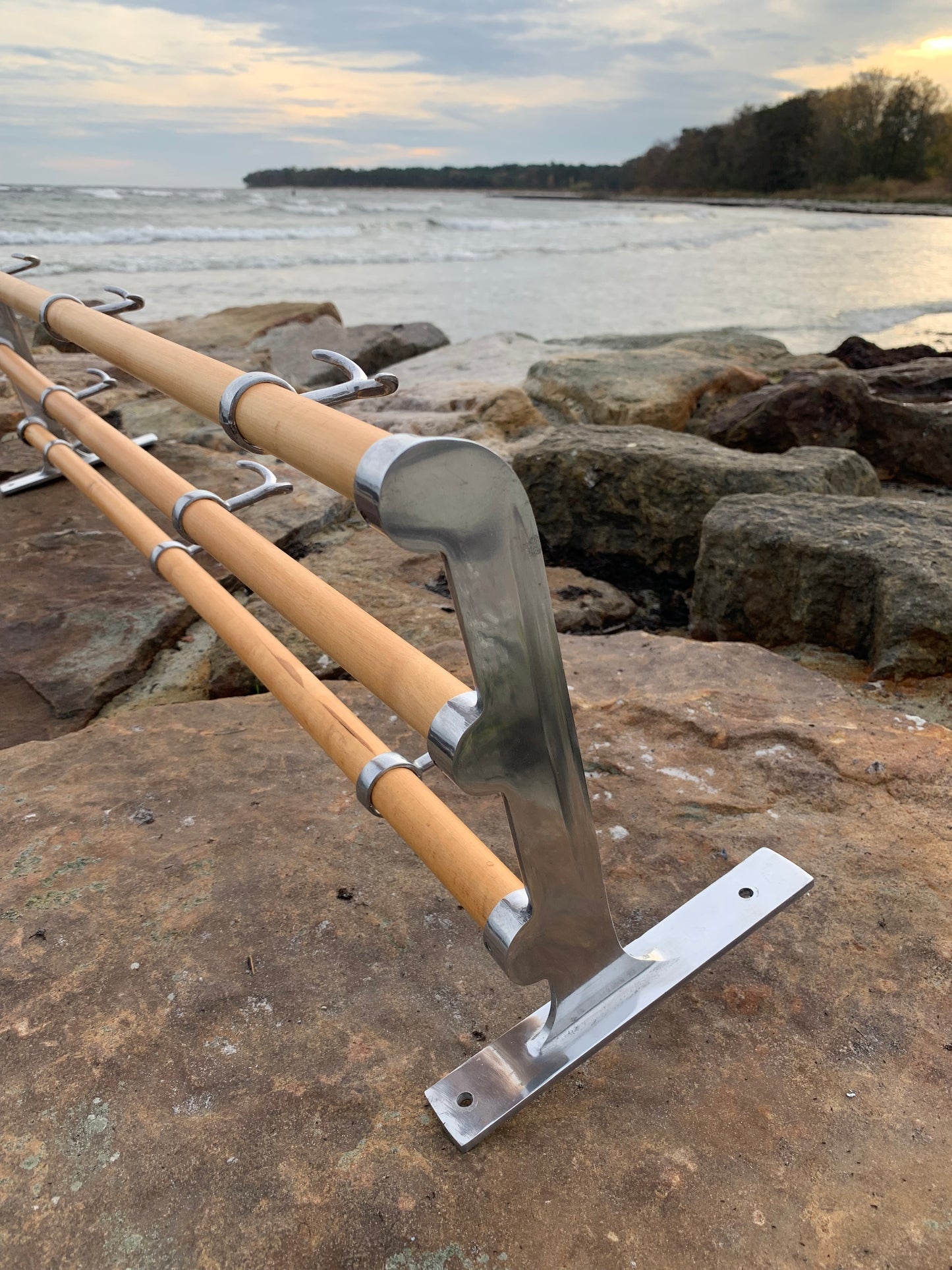 Hylde med hatteknage- Designet af Gunnar Bolin i 1937