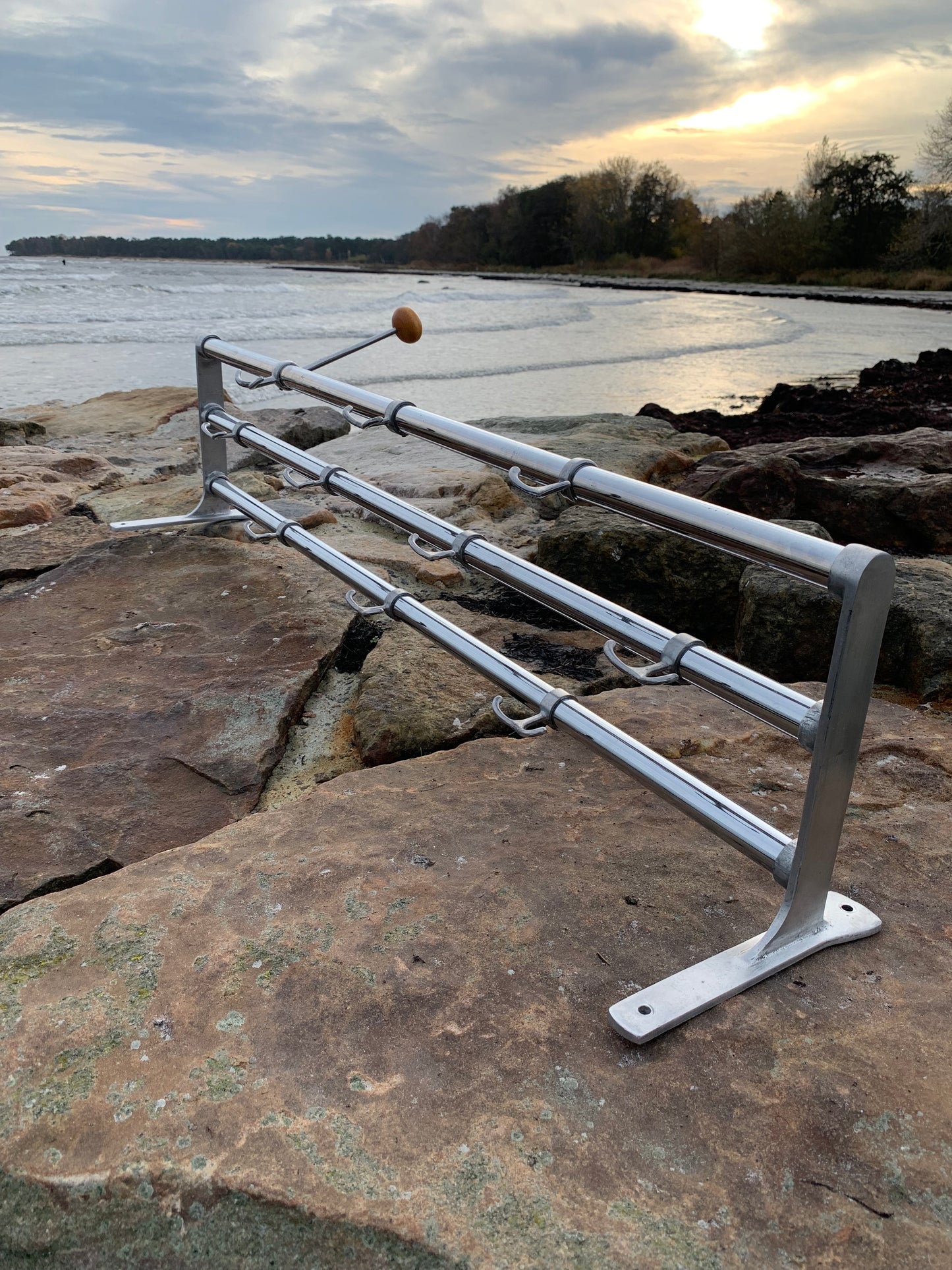 Hylde med hatteknage - Designet af Gunnar Bolin i 1937