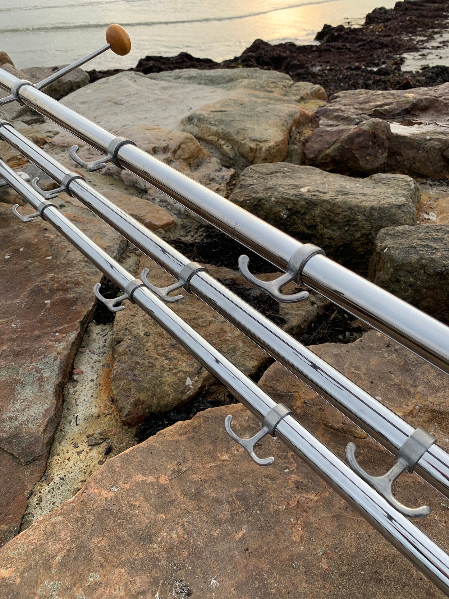 Hylde med hatteknage - Designet af Gunnar Bolin i 1937