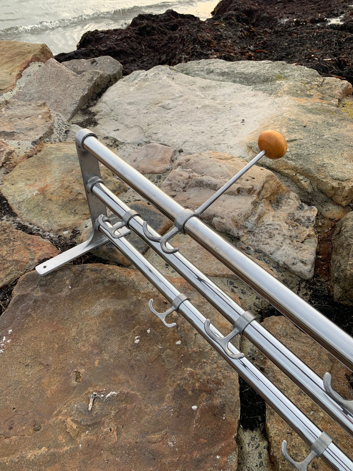 Hylde med hatteknage - Designet af Gunnar Bolin i 1937