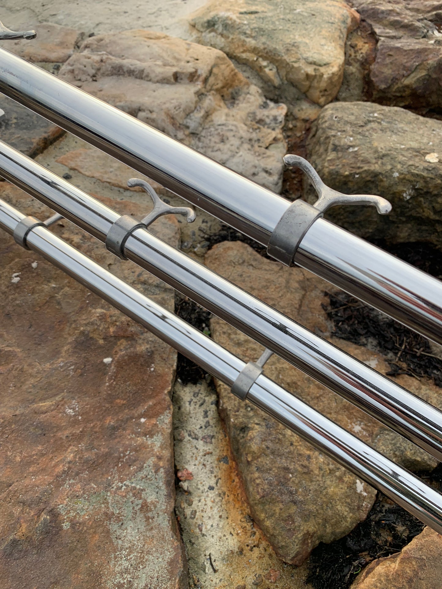 Hylde med hatteknage - Designet af Gunnar Bolin i 1937