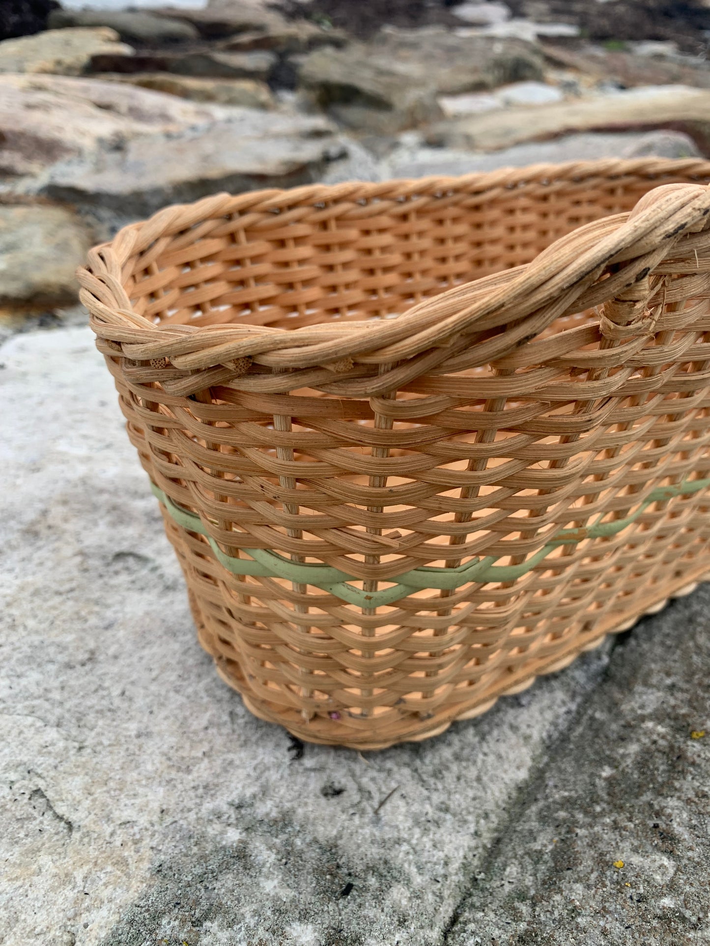 Kurv med træbund