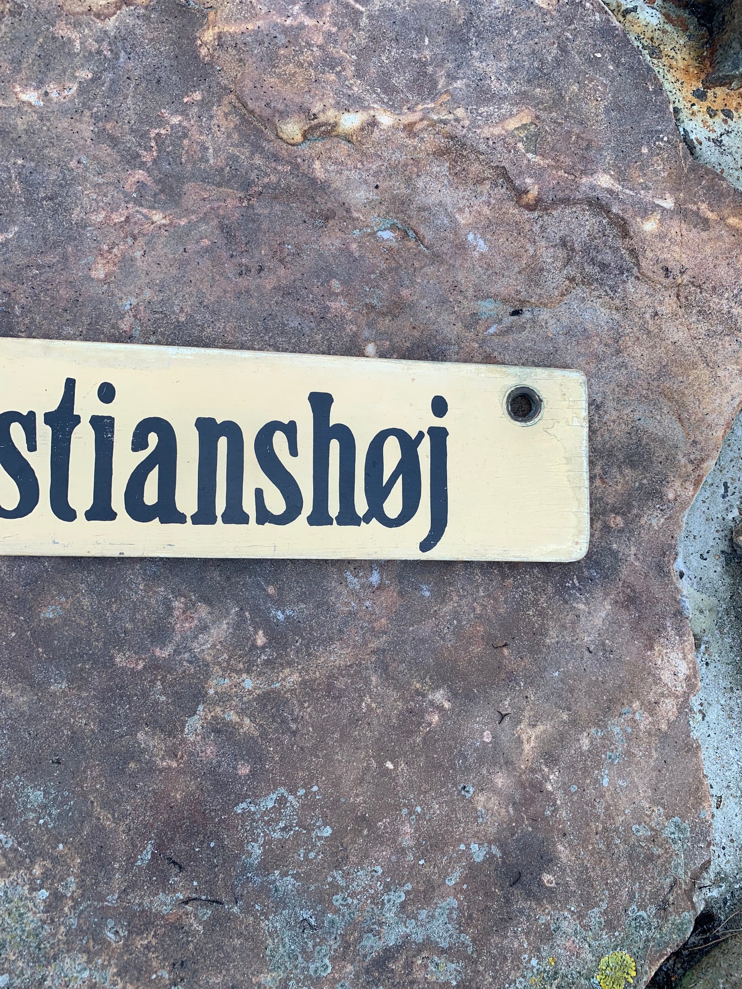 Gammelt bornholmsk skilt fra bus - Kristianshøj/Rønne