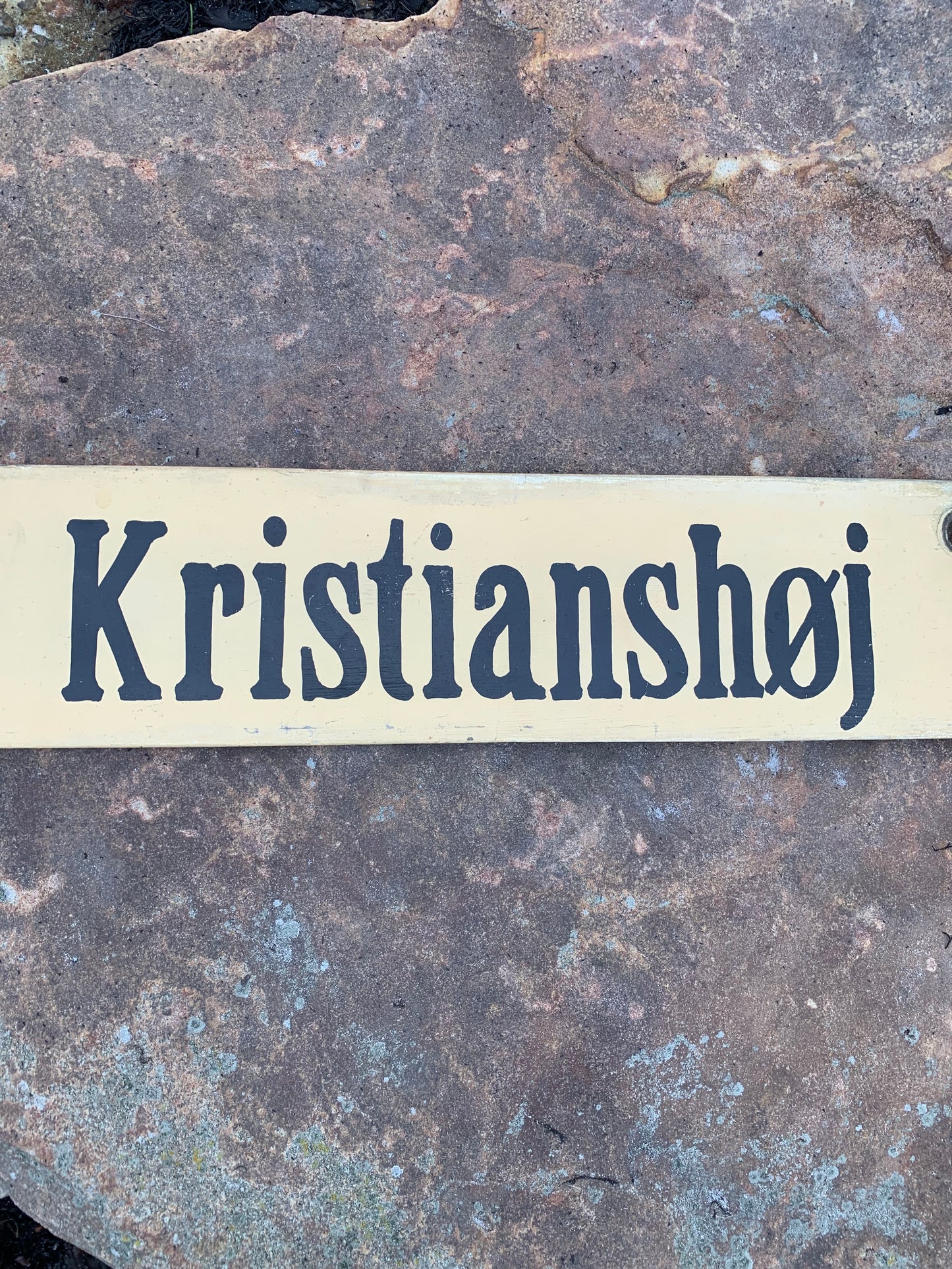 Gammelt bornholmsk skilt fra bus - Kristianshøj/Rønne