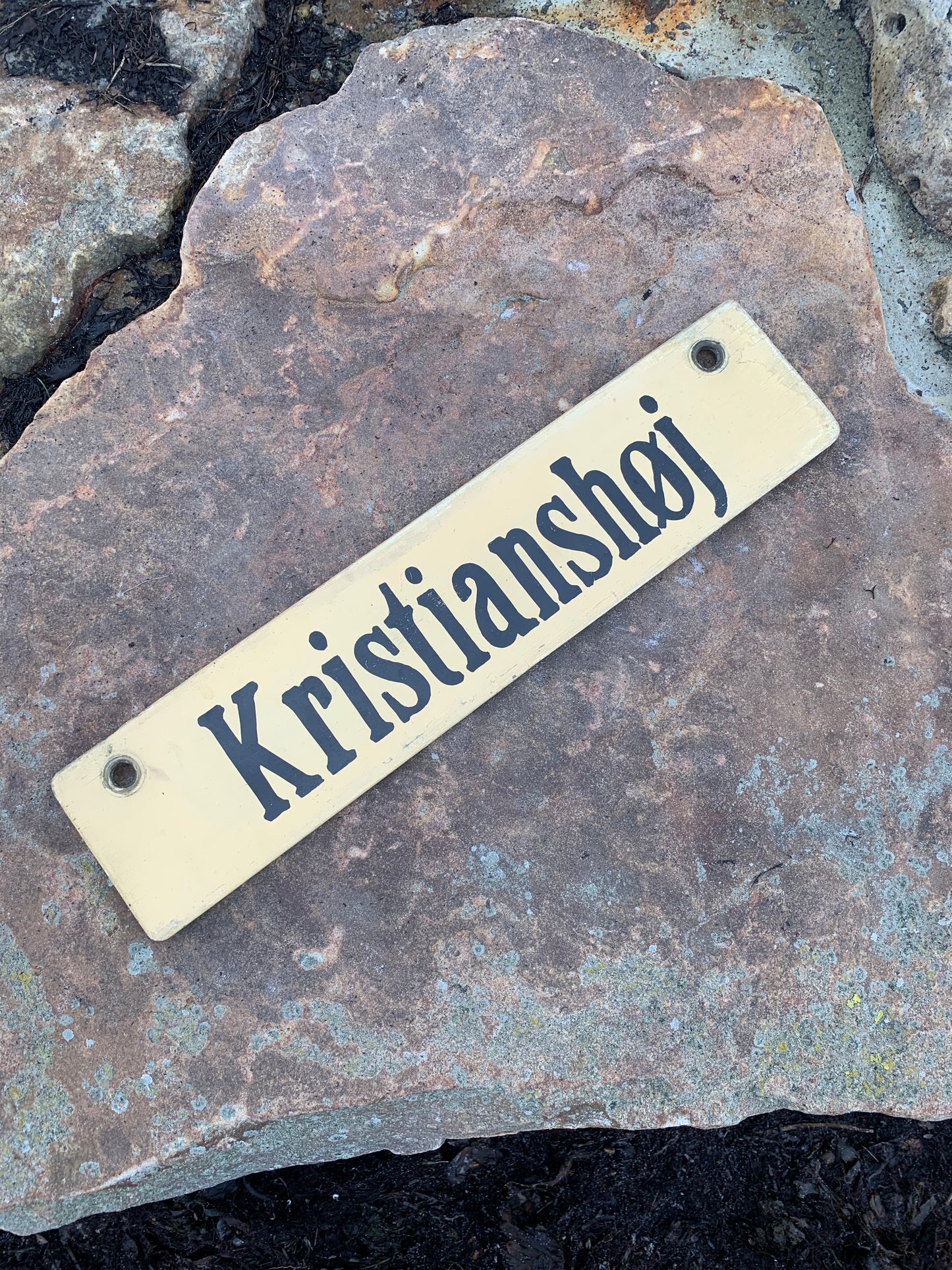 Gammelt bornholmsk skilt fra bus - Kristianshøj/Rønne