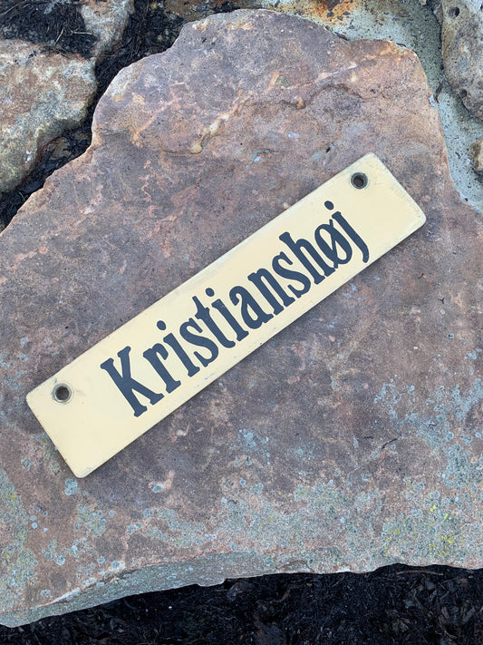 Gammelt bornholmsk skilt fra bus - Kristianshøj/Rønne