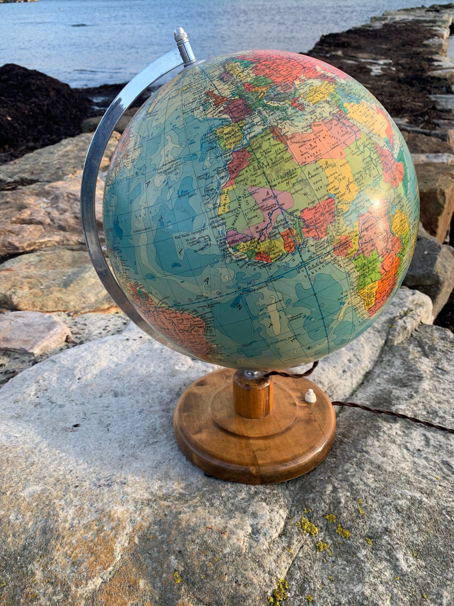 Globus i glas med lys (Stor udgave)