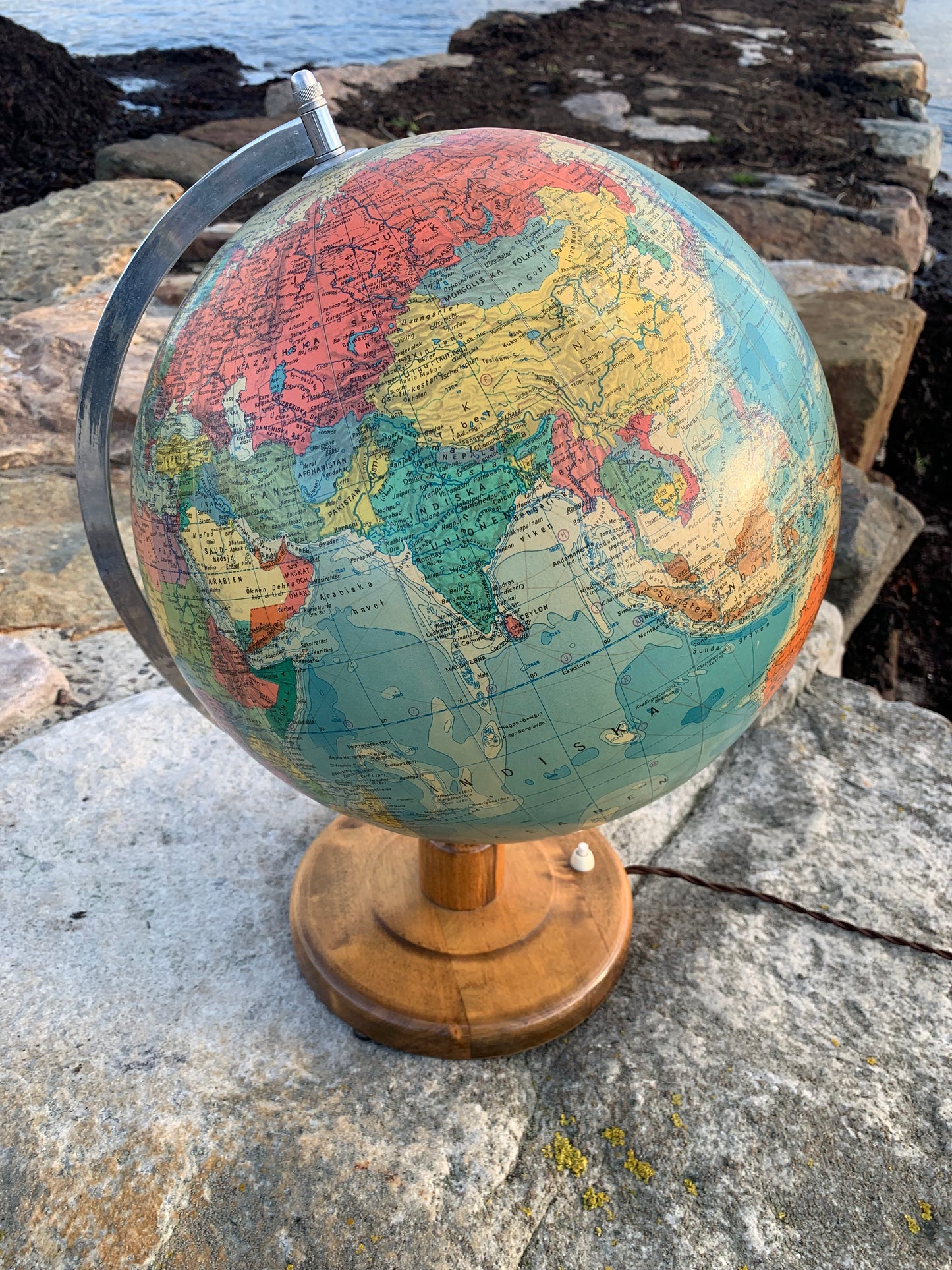 Globus i glas med lys (Stor udgave)