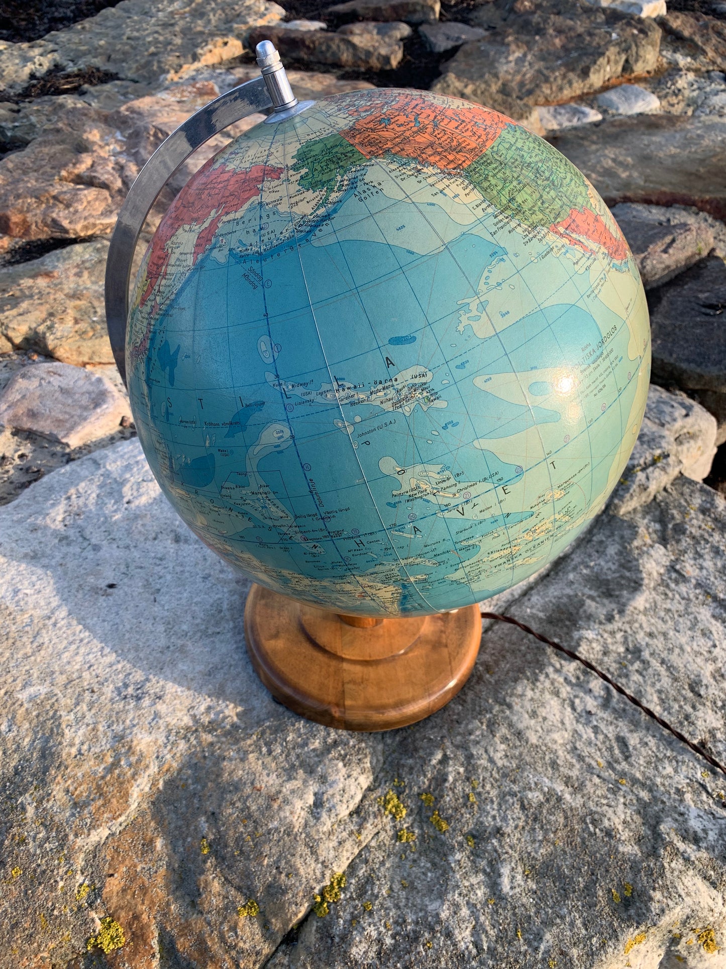 Globus i glas med lys (Stor udgave)