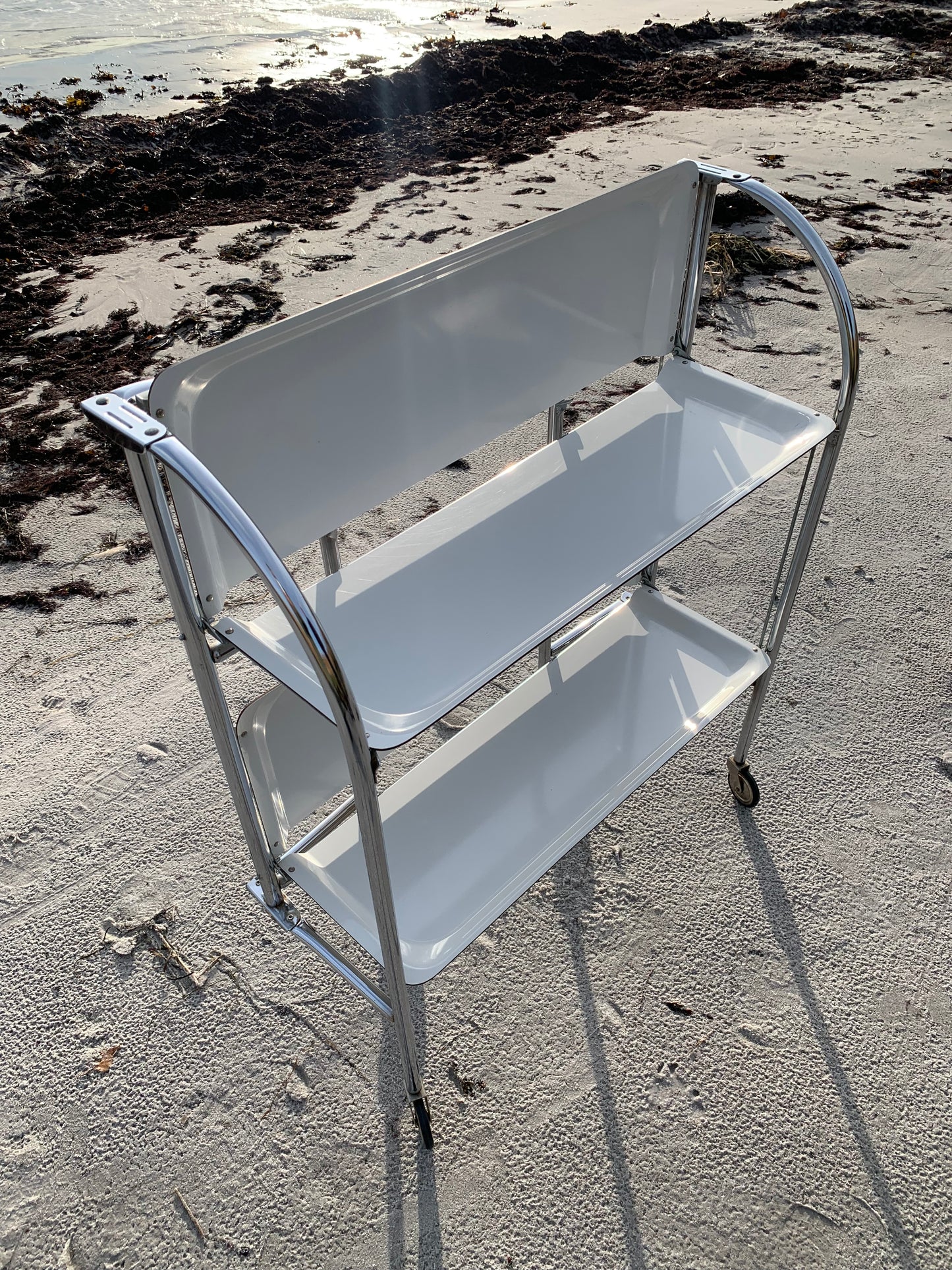 Sammenklappeligt barbord med hjul