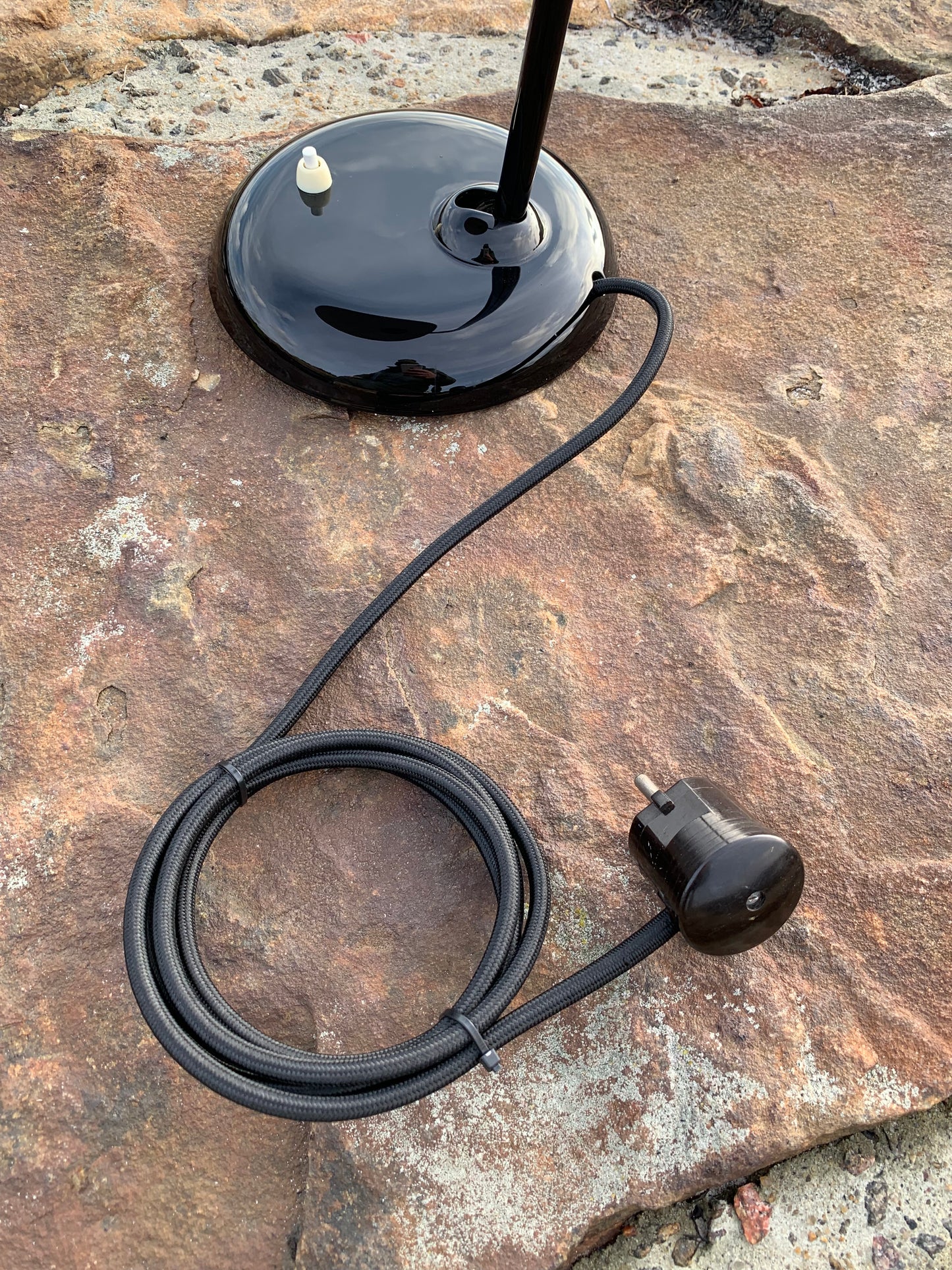 Kaiser Idell 6556 - Sort