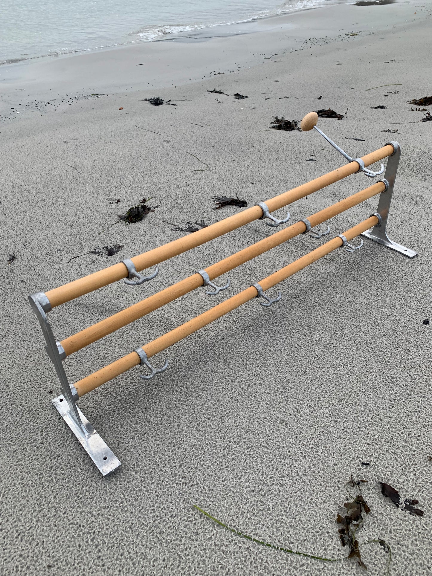 Hylde med hatteknage - Designet af Gunnar Bolin i 1937