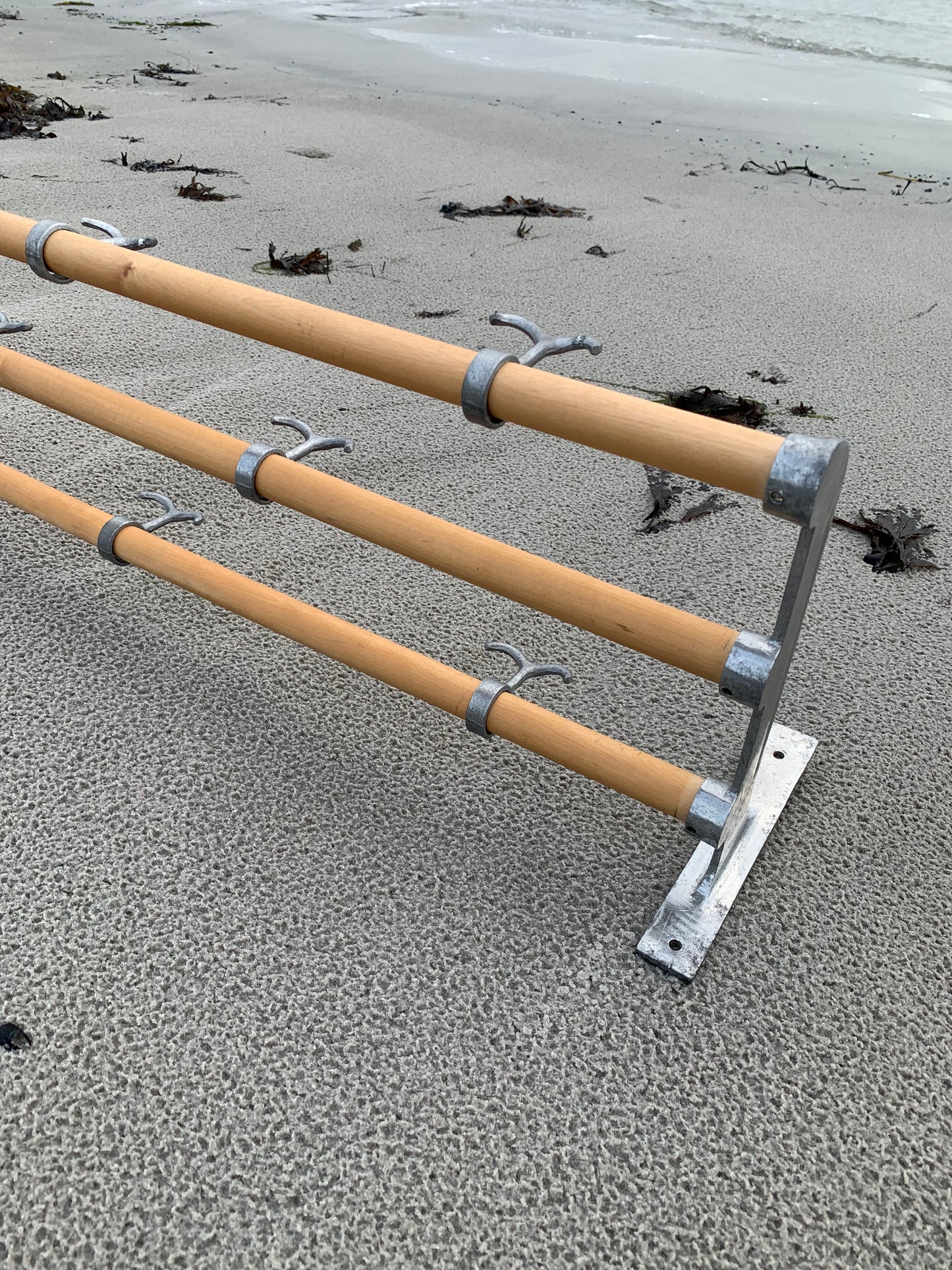 Hylde med hatteknage - Designet af Gunnar Bolin i 1937