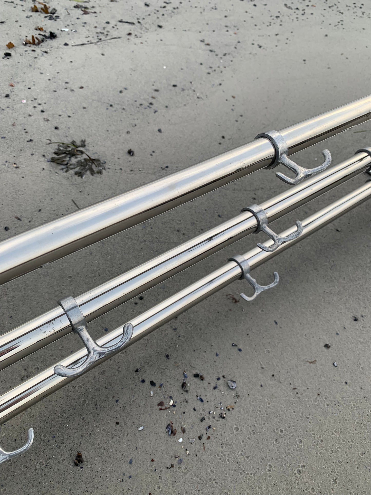 Hylde med hatteknage - Designet af Gunnar Bolin i 1937