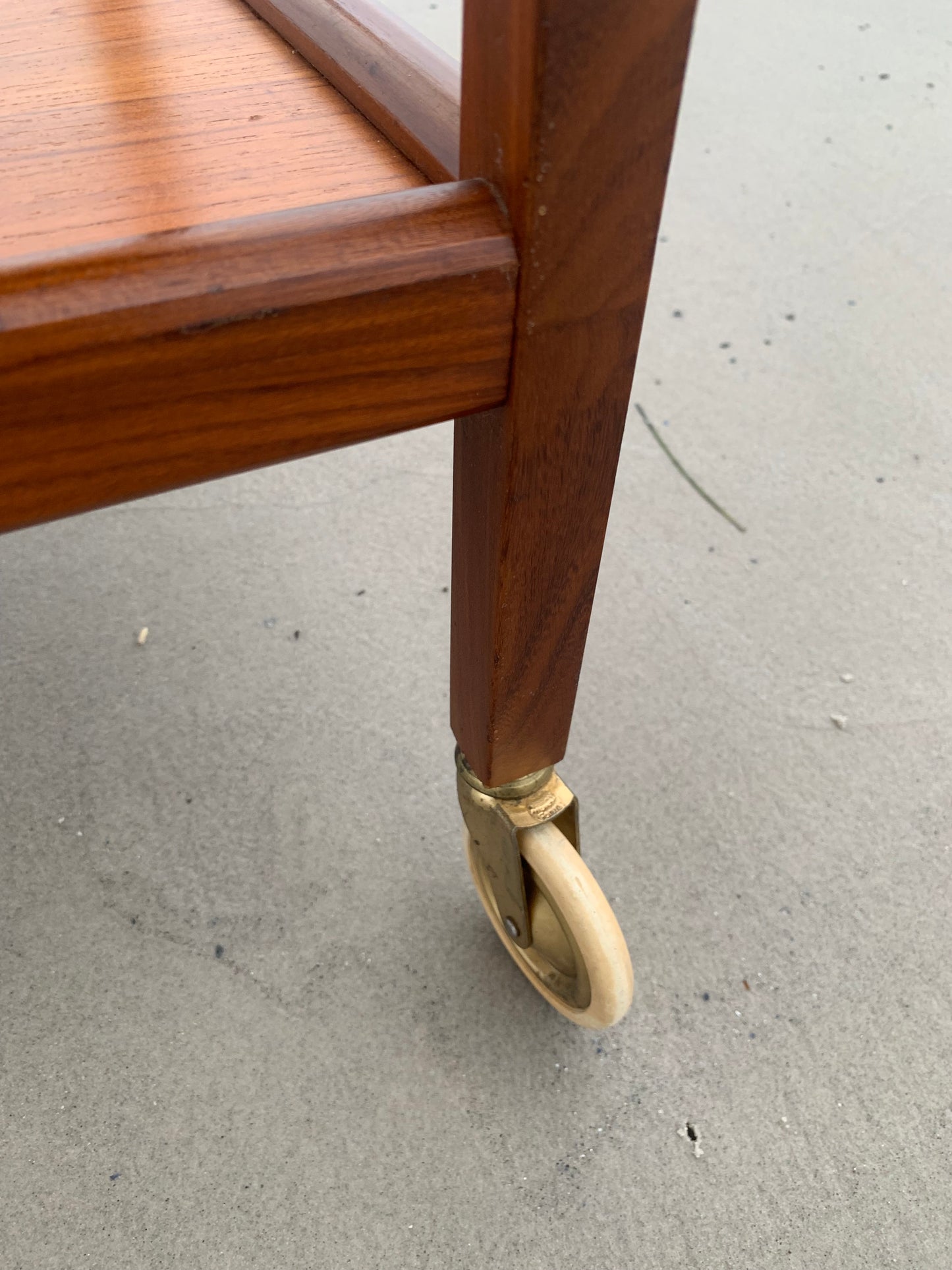 Serveringsvogn med hjul