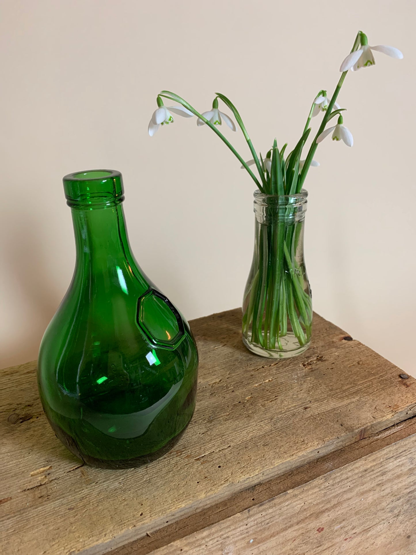 Grøn flaske i skøn “buttet” udgave