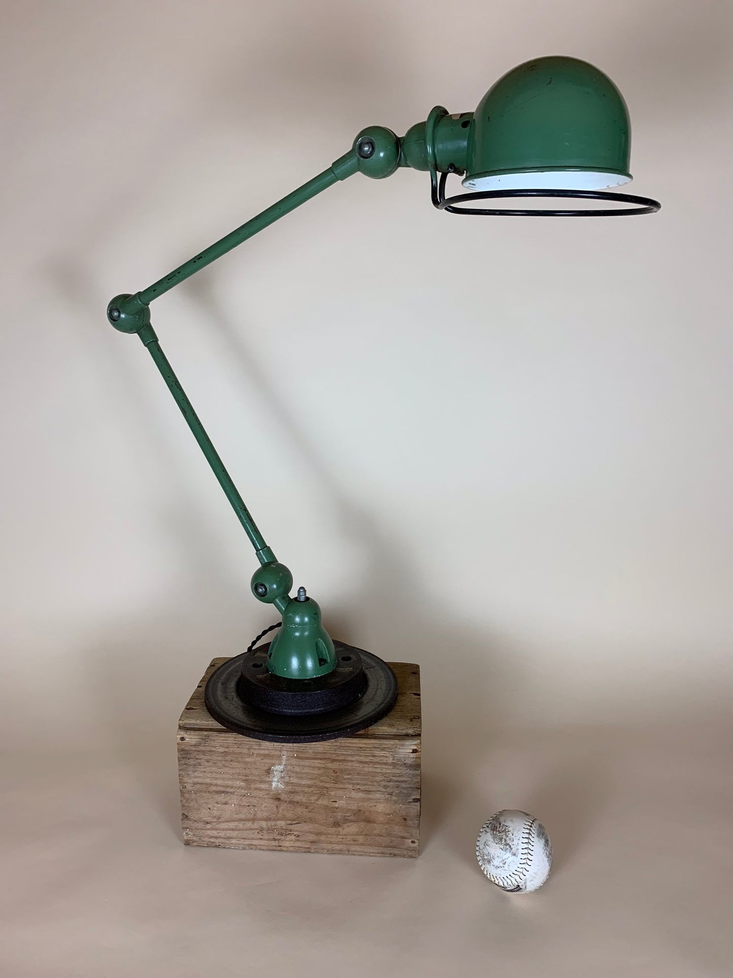 Jieldé lampe i grøn til væg eller bord