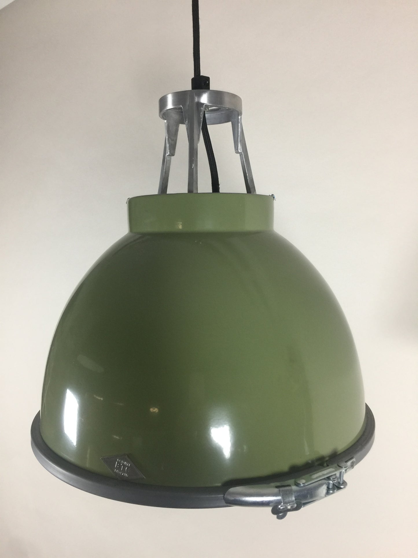Original BTC lampe -  Titan i flot grøn farve med sandblæst glas