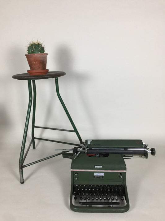 Skrivemaskine rå og dekorativ