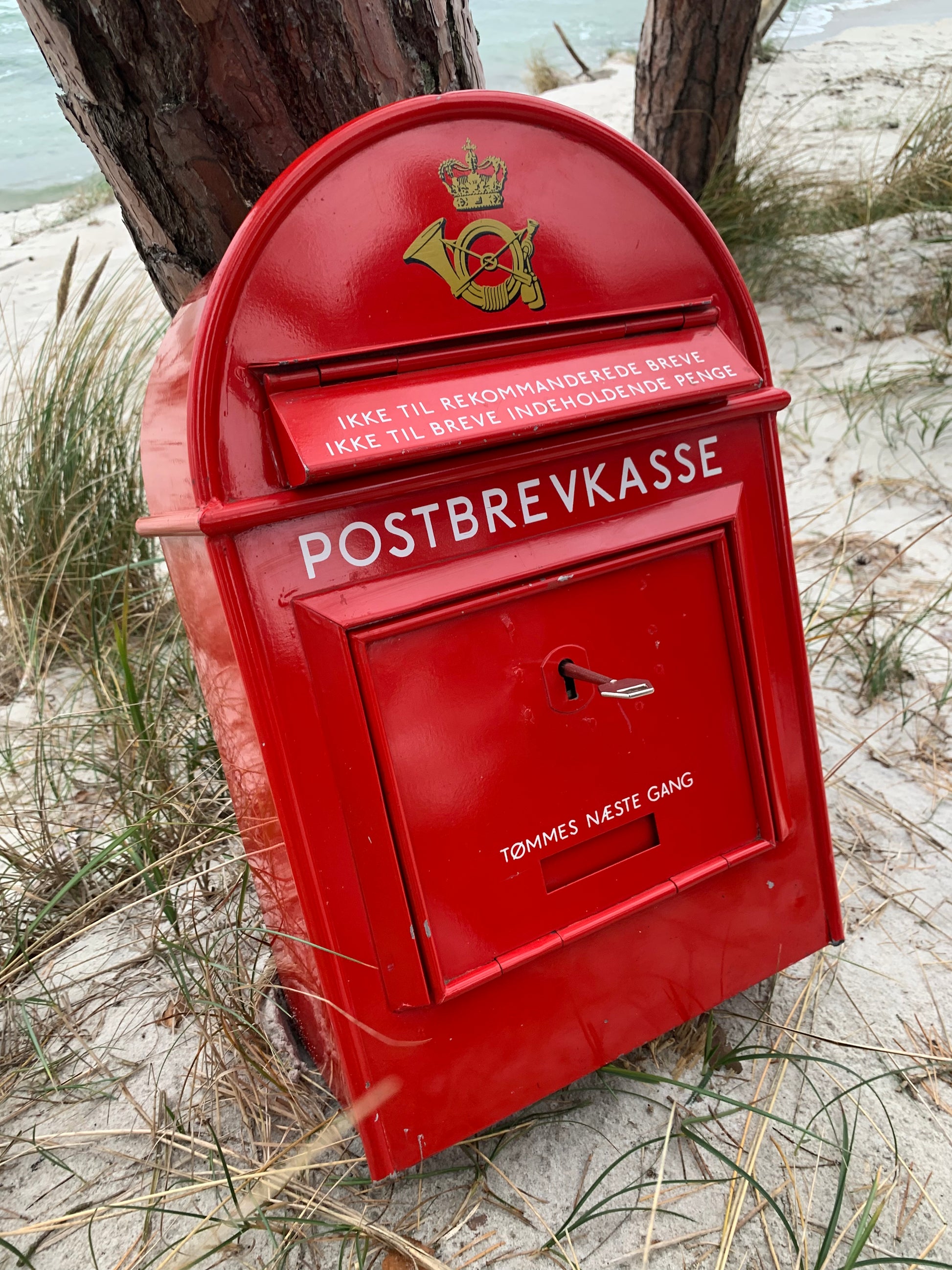 Calamity Øjeblik kabel Postkasse - Rød dansk klassiker – FRU DUE