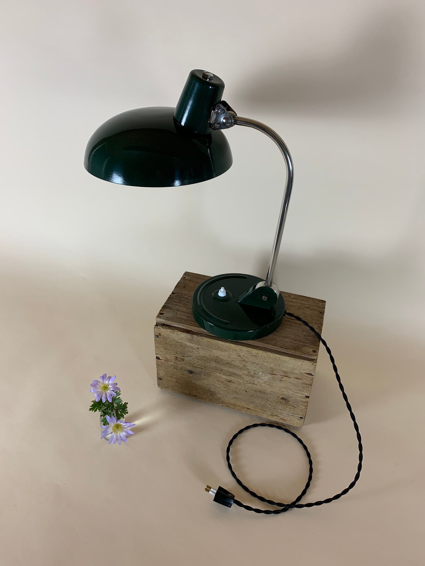 Bordlampe designet af Christian Dell for Koranda