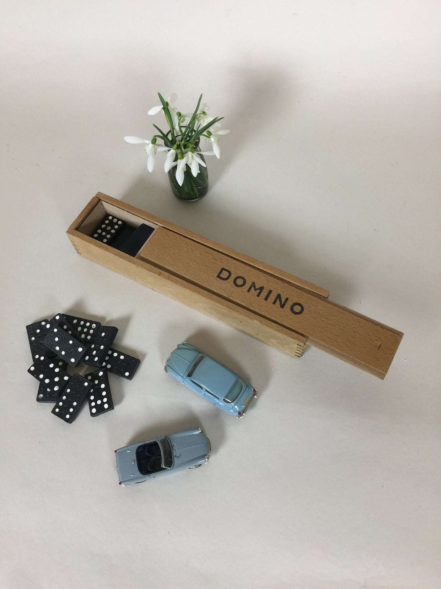 Domino spil i trækasse