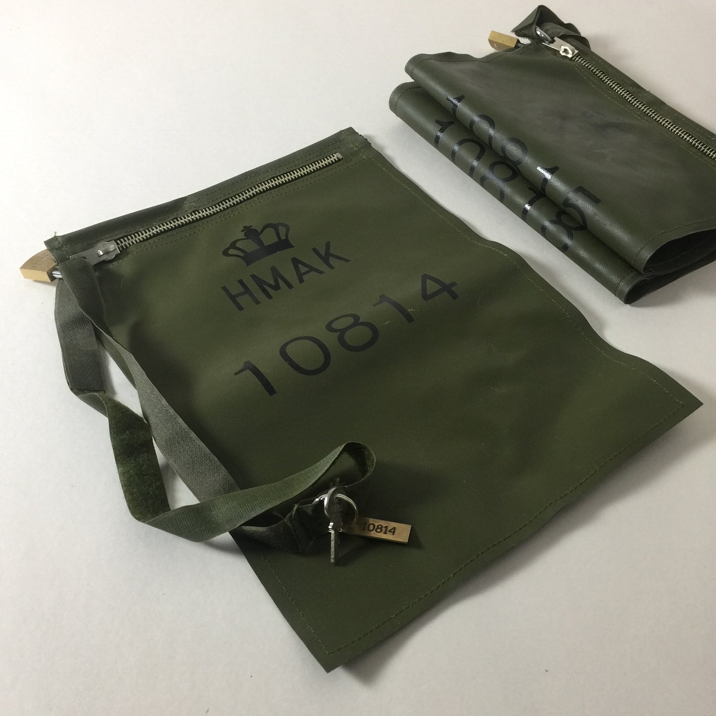 Militærpose med lås og nummereret nøgle (Prisen er pr. stk.)