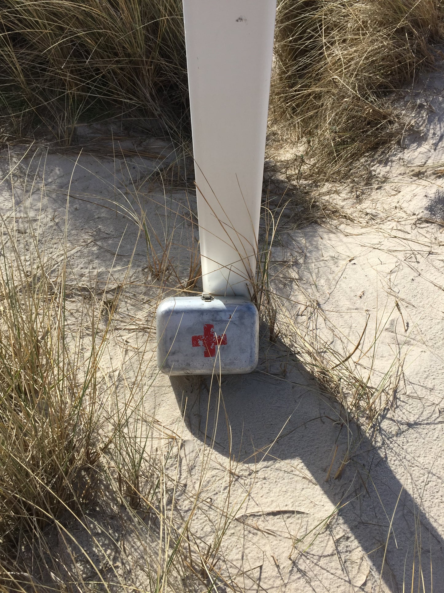 Røde Kors kasse (mellem model)