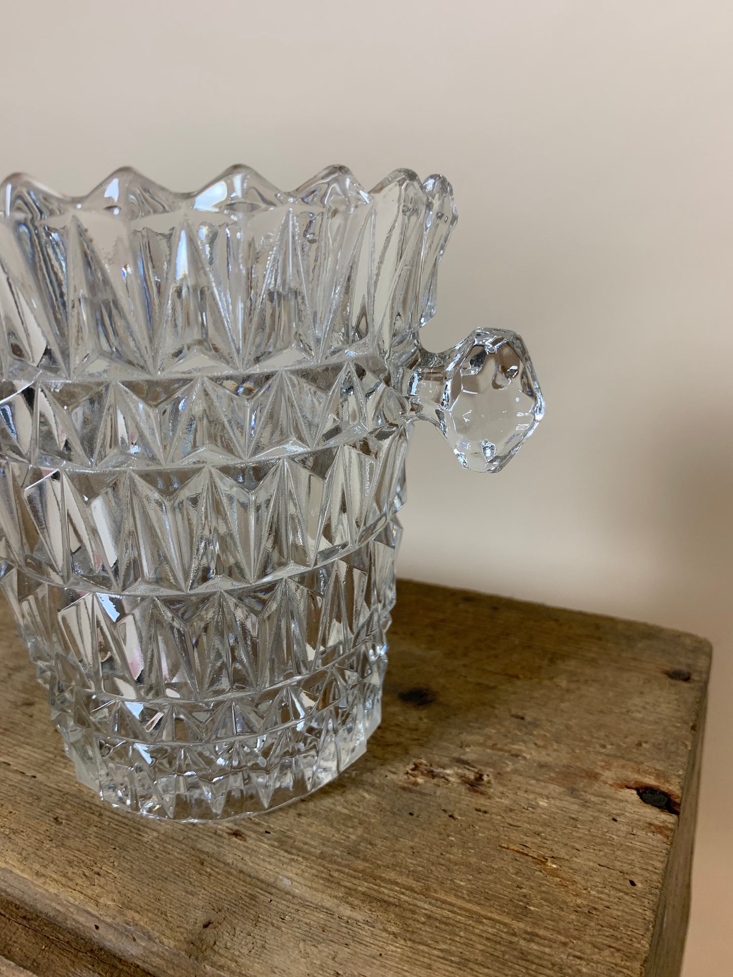 Glas isspand med mønster og ører