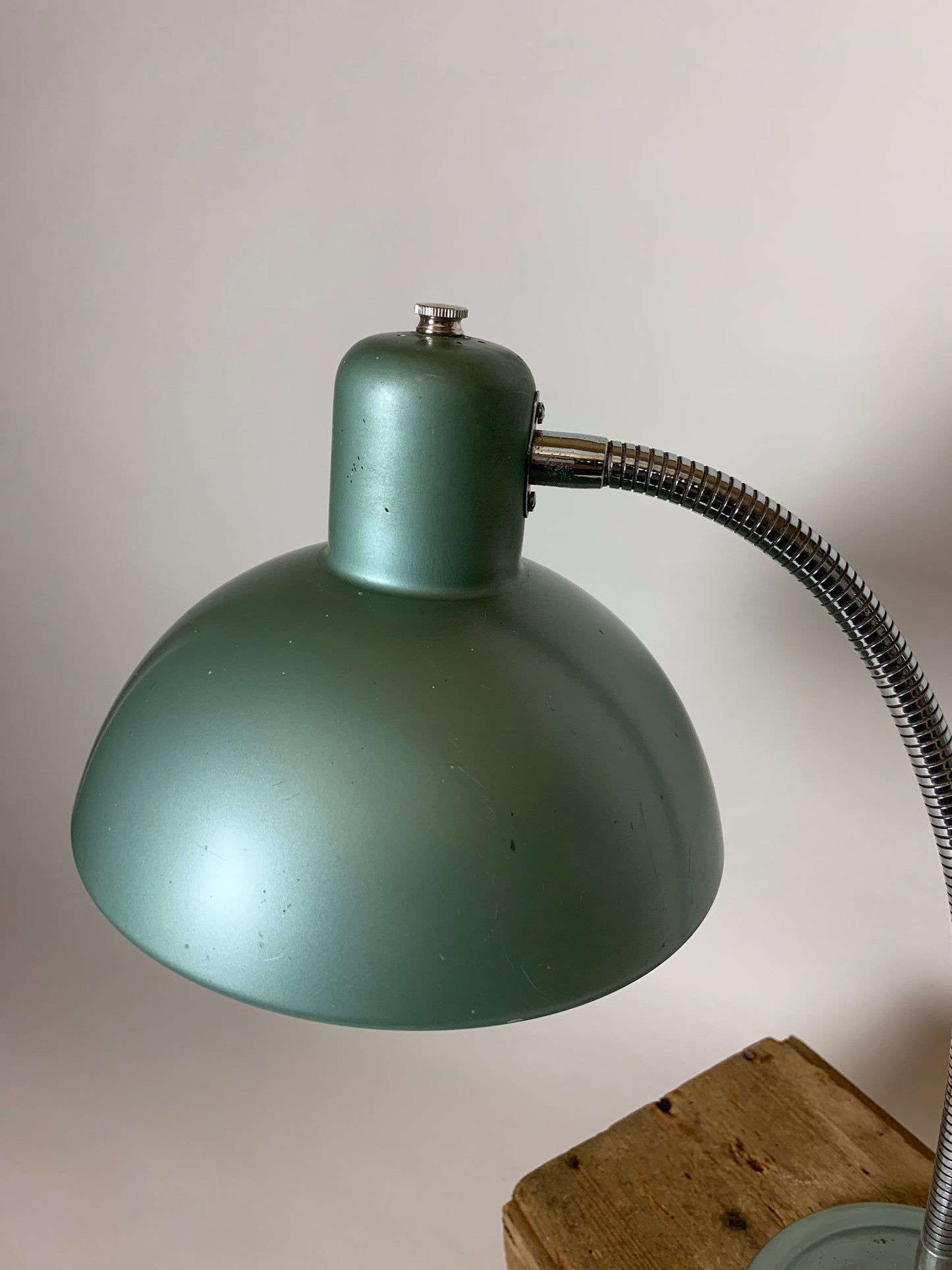 Lækker grøn Fransk vintage bordlampe