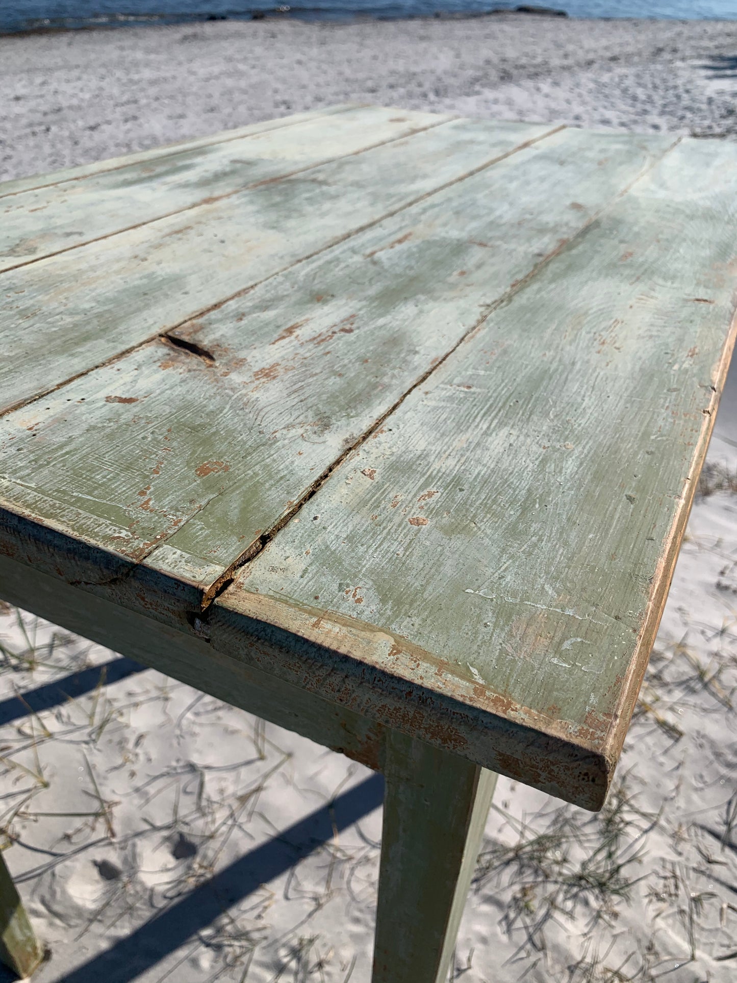 Skønt gammelt grønt træbord
