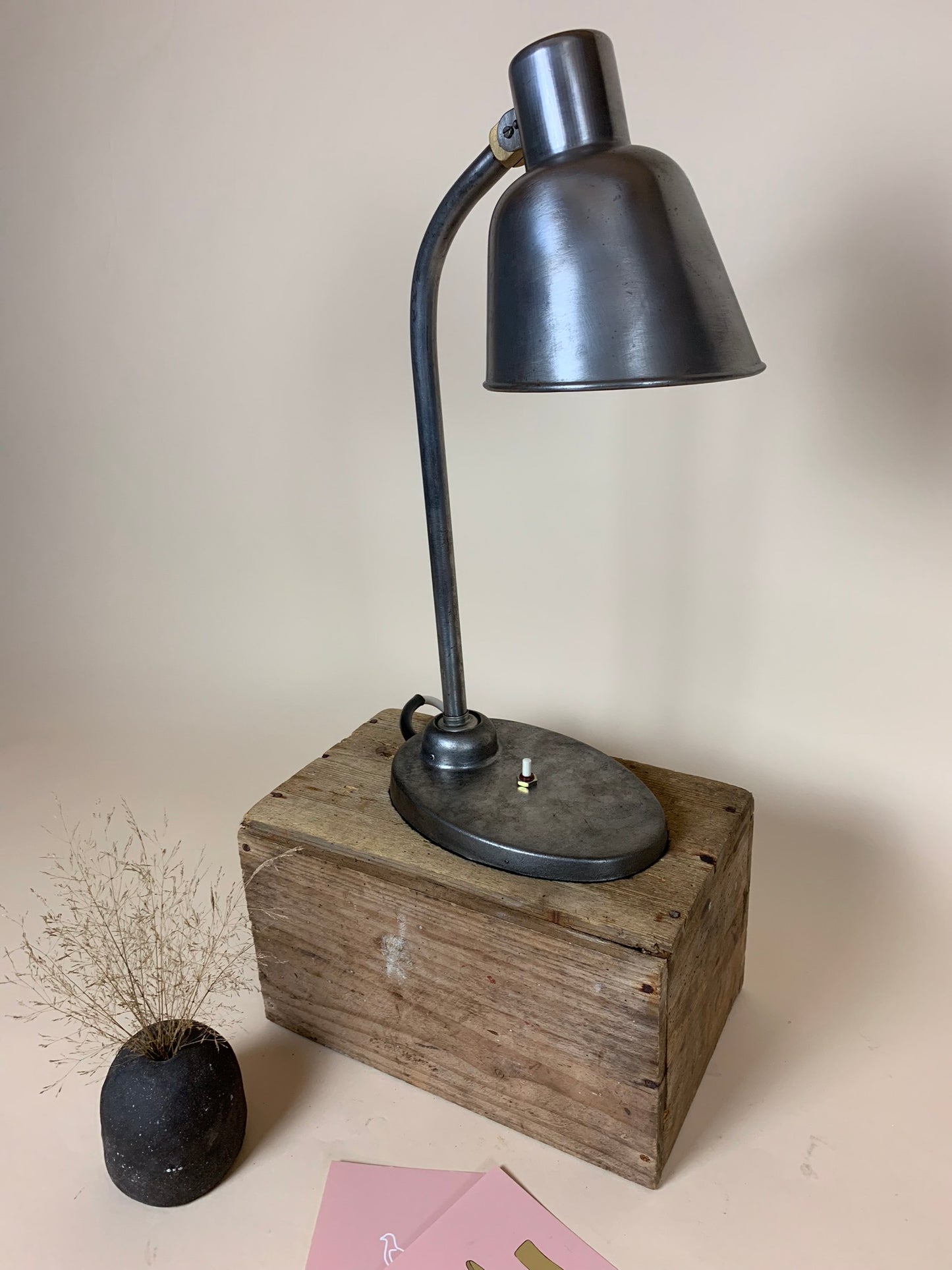 Lampe designet af Christian Dell for Bünte og Remmler