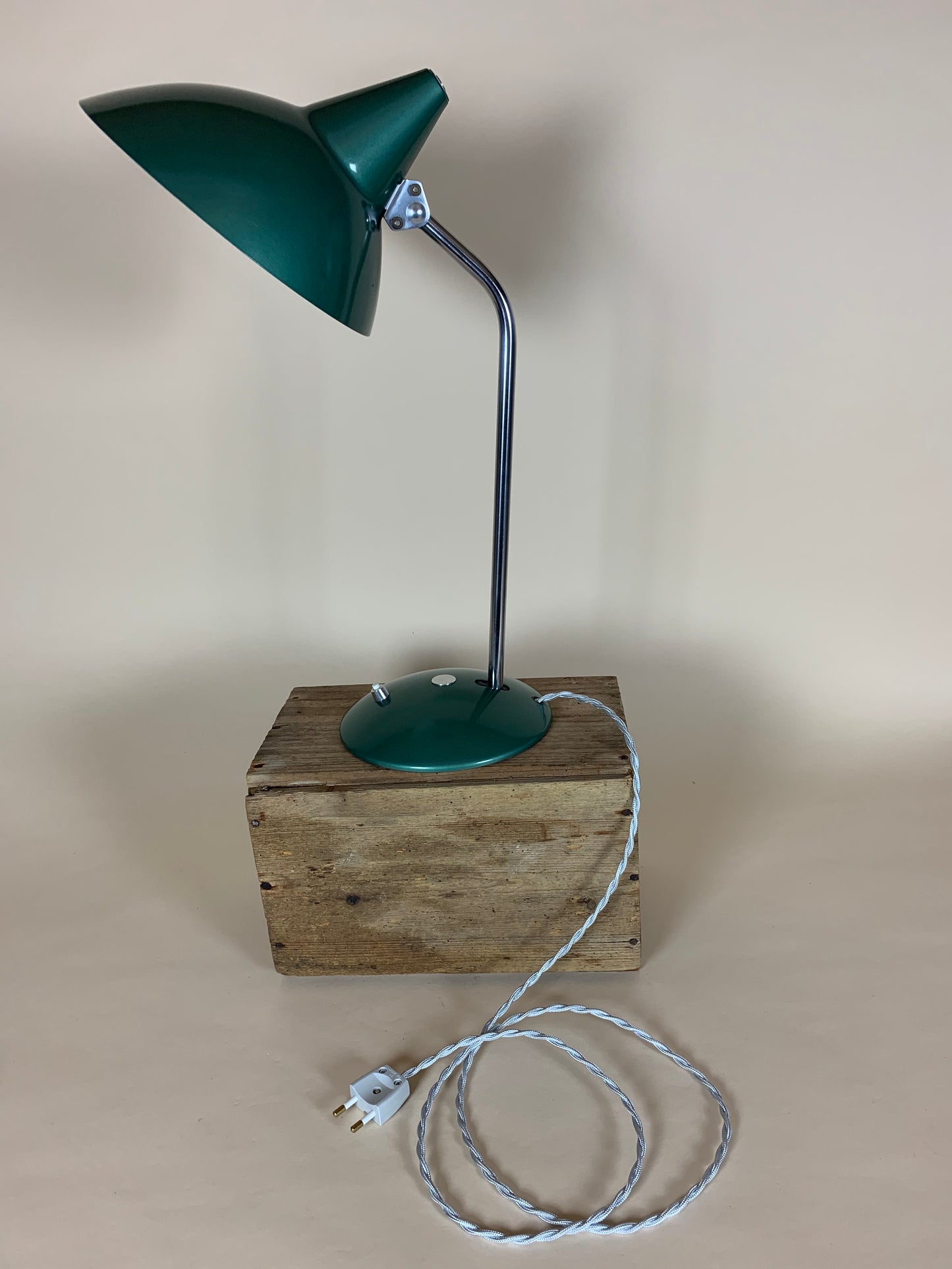 Helo bordlampe - Grøn metallak
