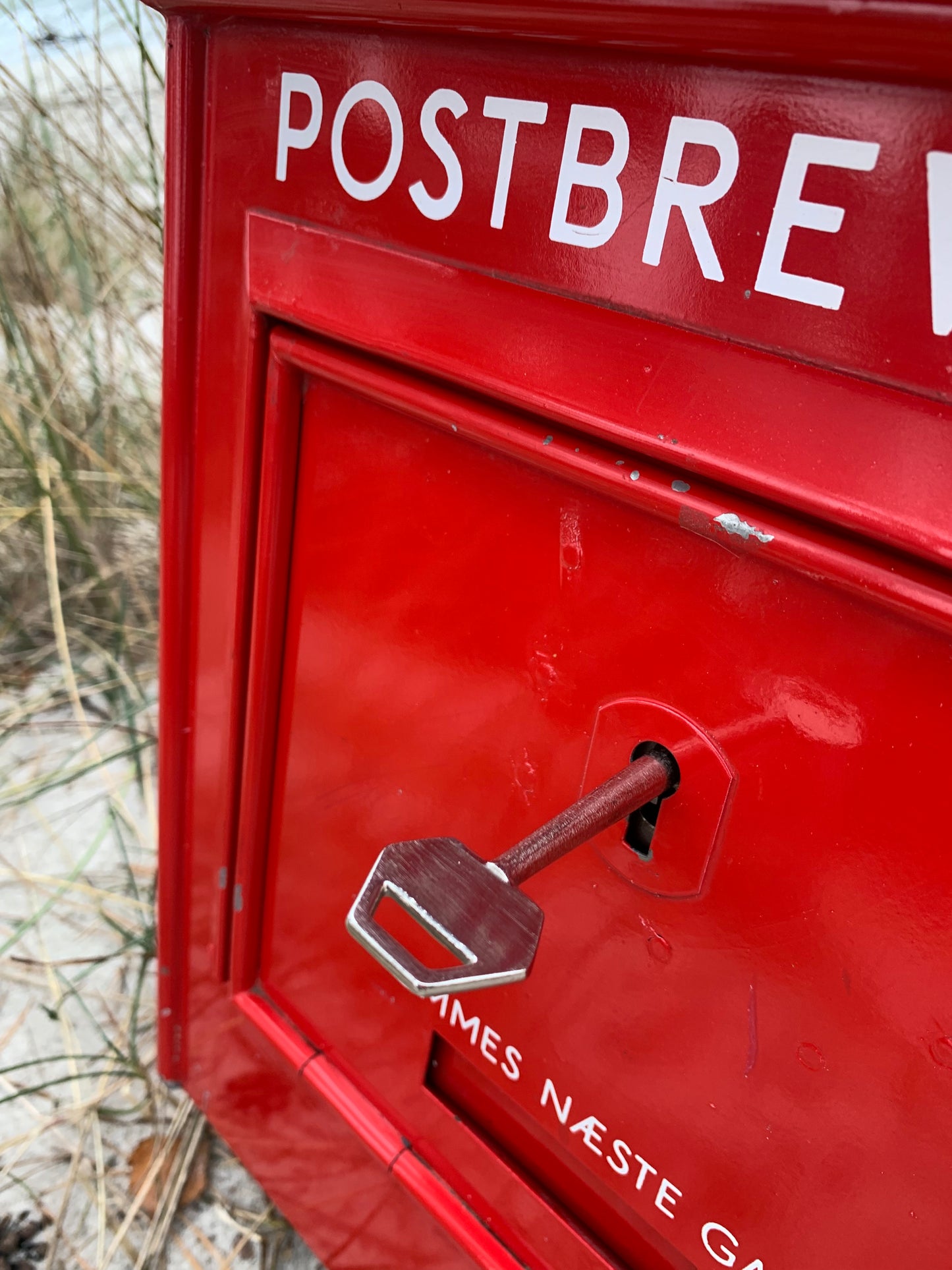 Postkasse - Rød dansk klassiker