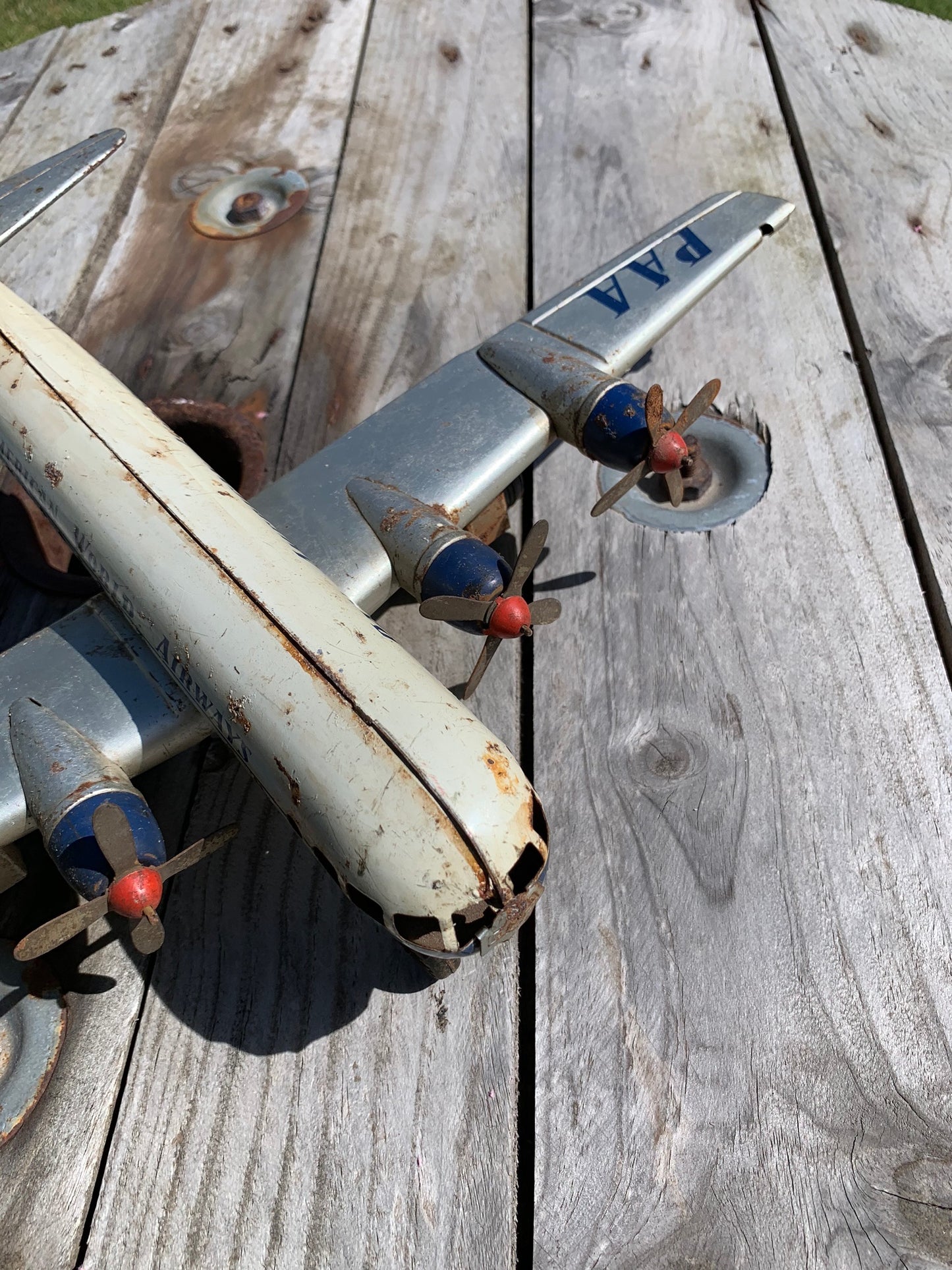 Gammel legetøjsflyver fra 1950’erne