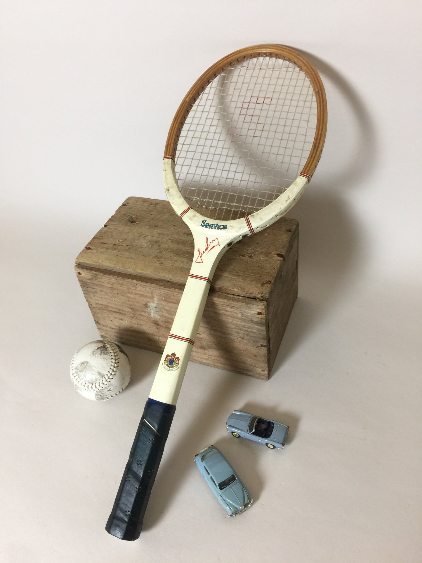Skøn gammel Svensk tennisketcher