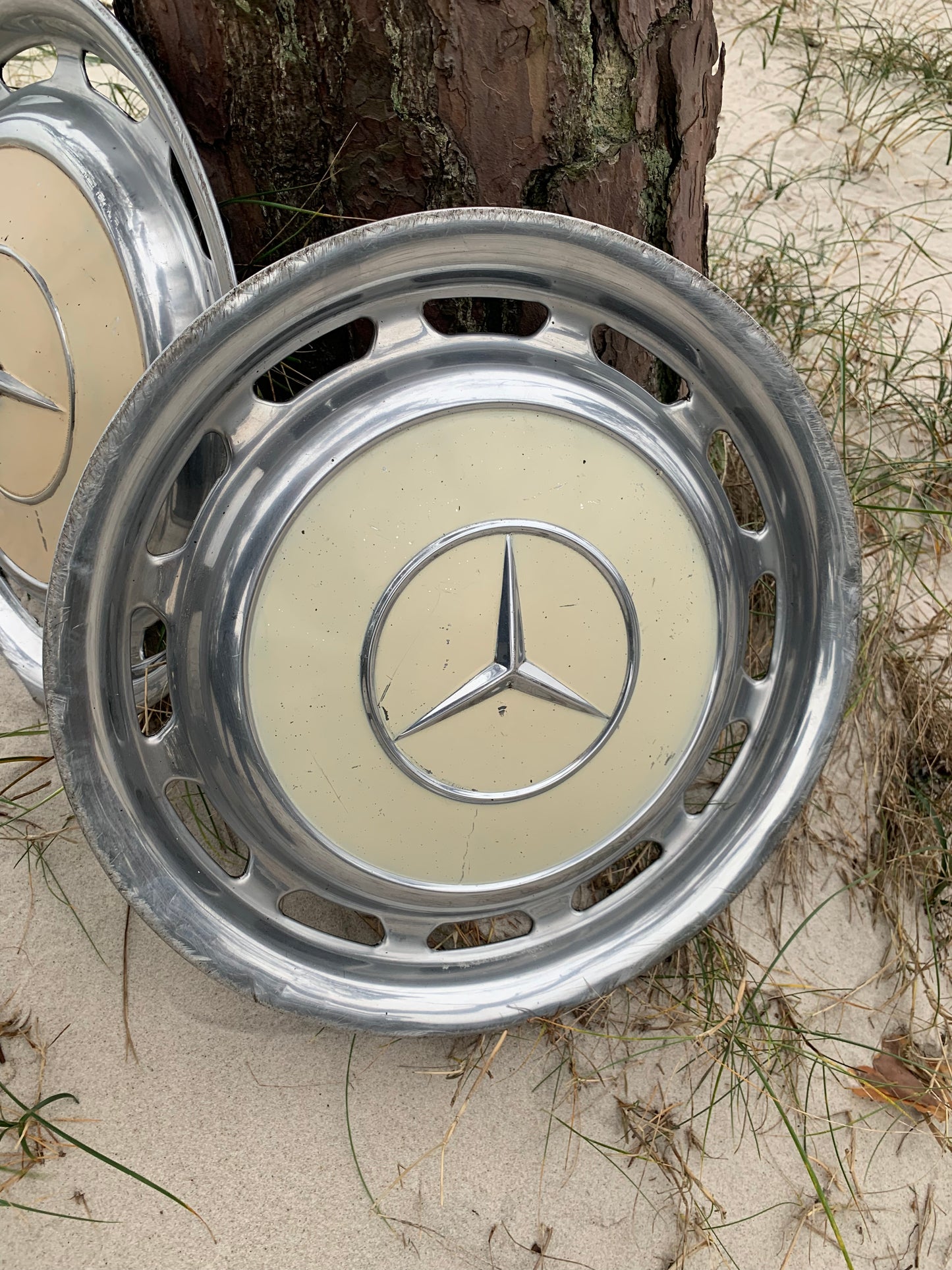 Mercedes hjulkapsel - Cremehvid
