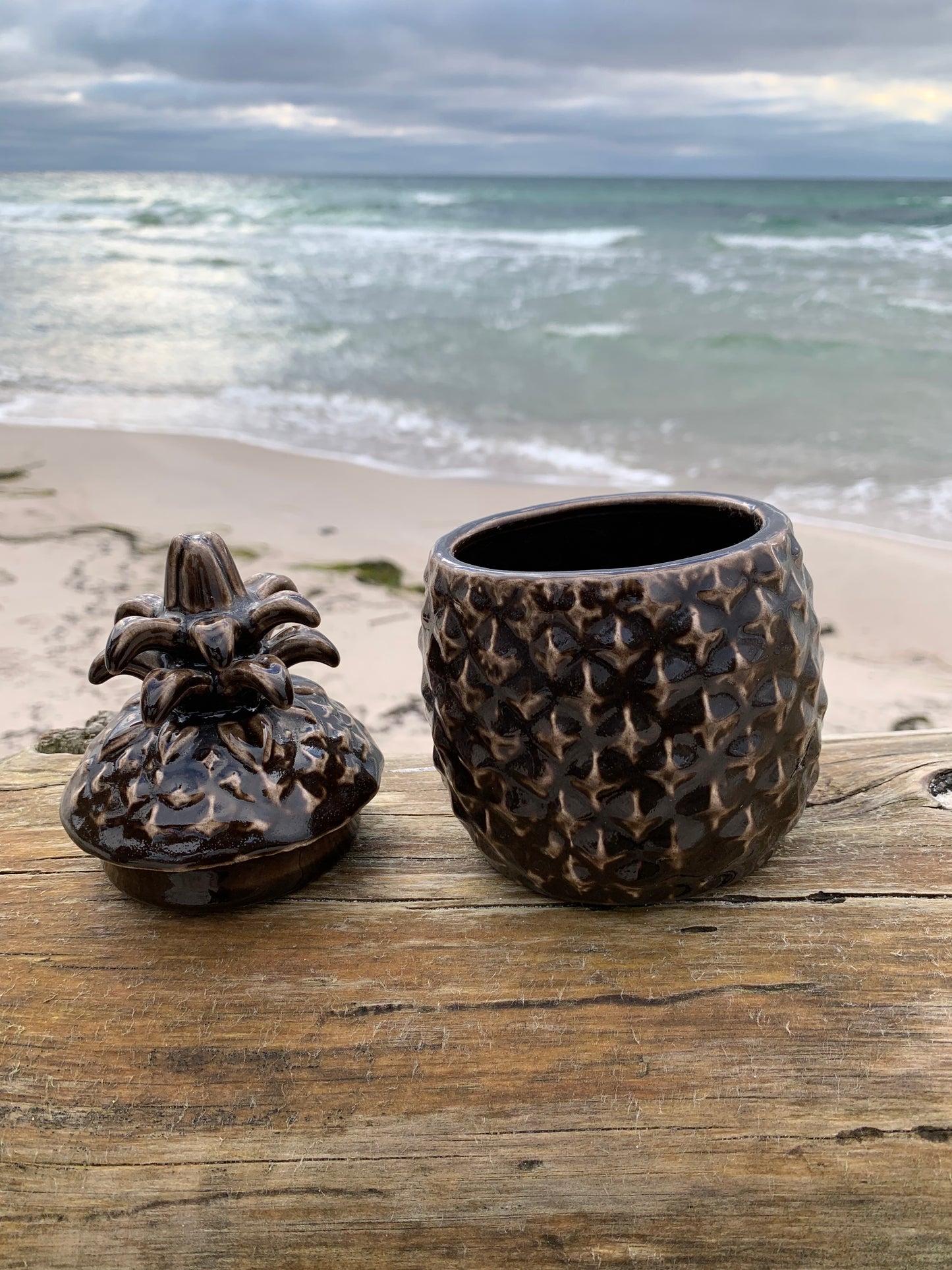 Dekorativ keramikkrukke