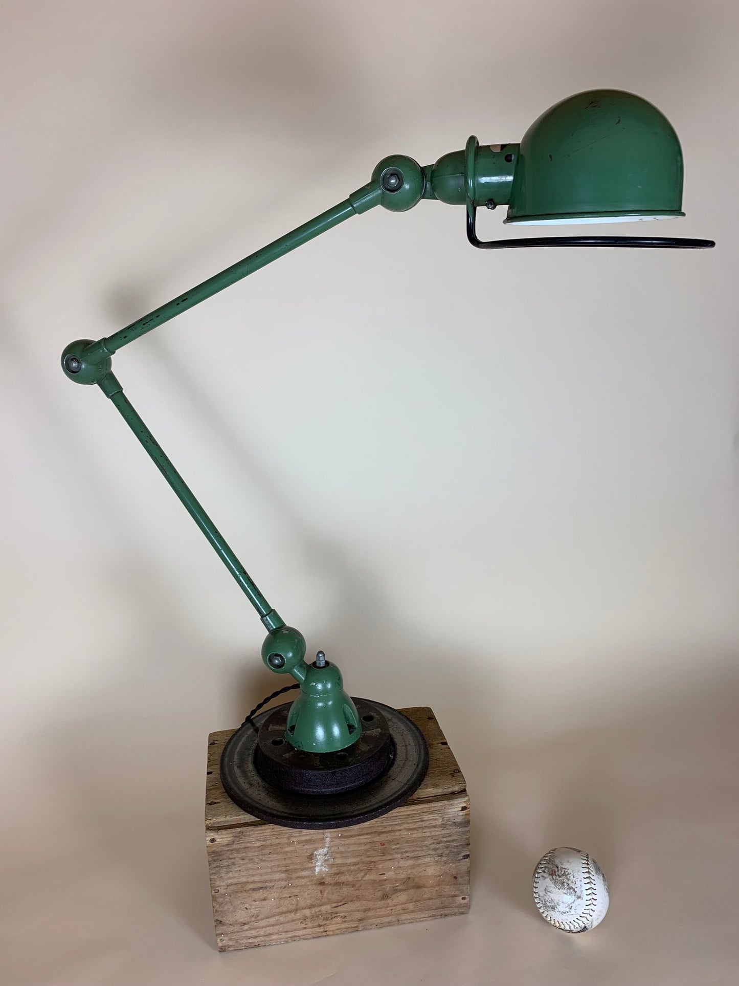 Jieldé lampe i grøn til væg eller bord