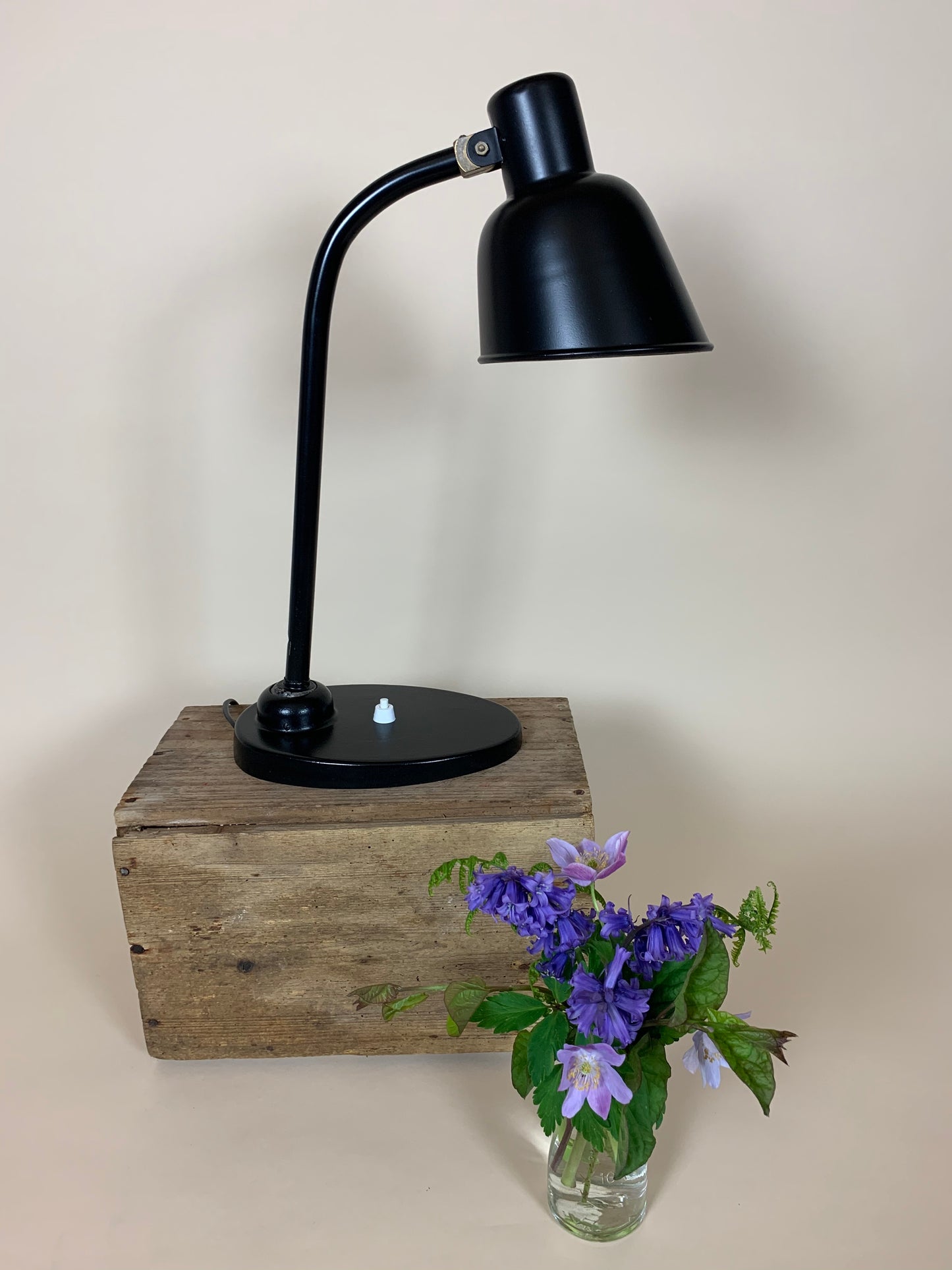 Lampe designet af Christian Dell for Bünte und Remmler