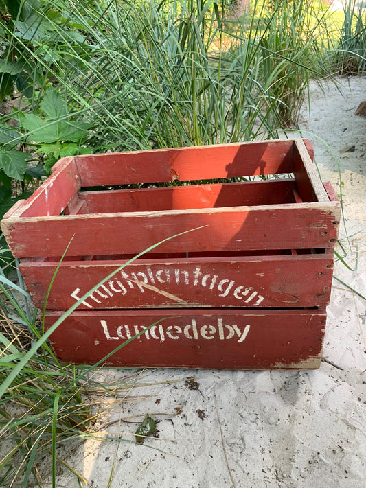 Skøn gammel kasse fra frugtplantager i Langedeby