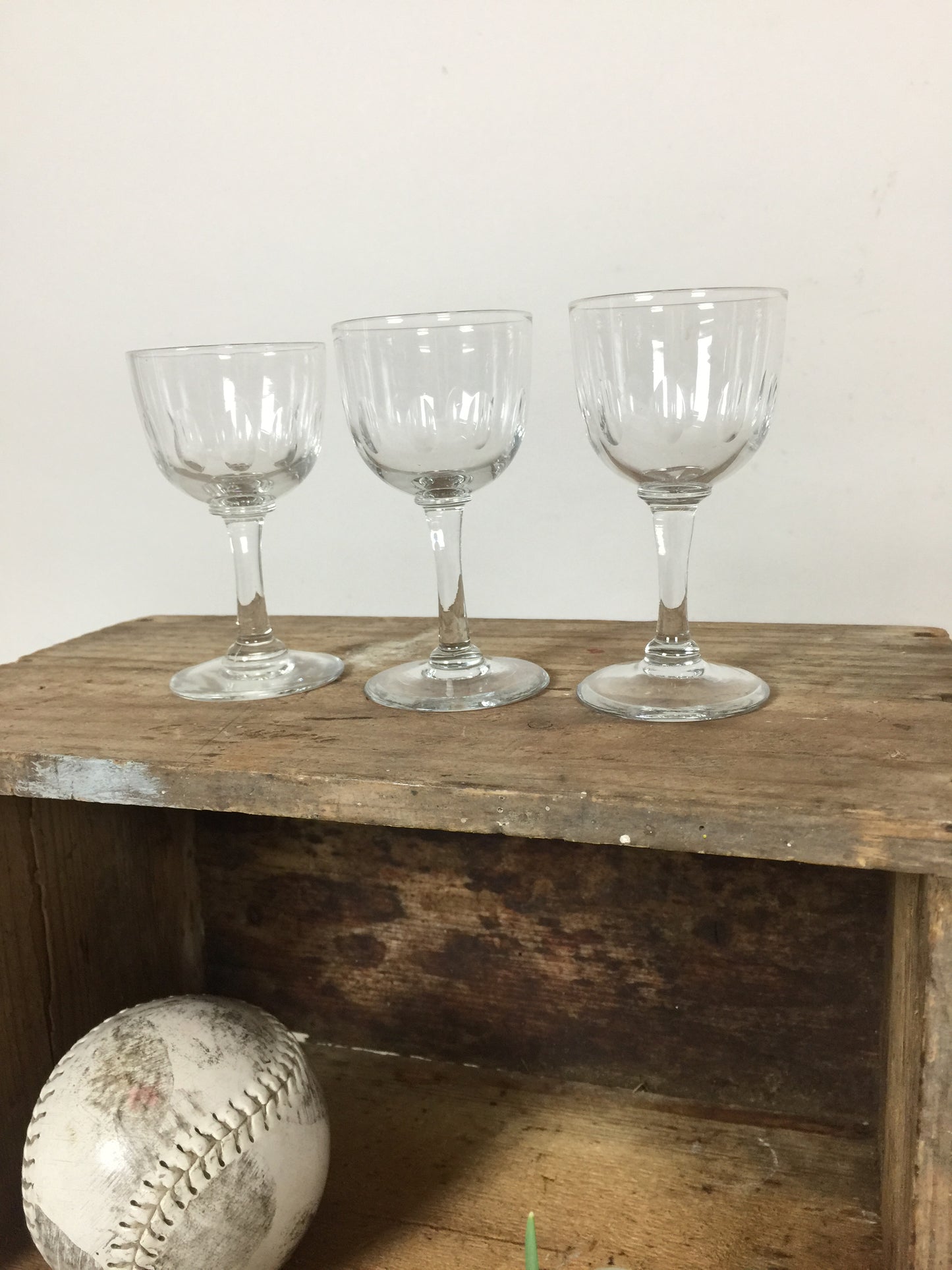 Tre fine og gamle glas